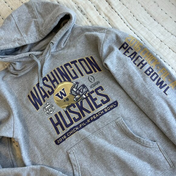 UW Washington Huskies Football 2016 Peach Bowl Chik-Fil-A Hoodie (Men's Medium) - Picture 2 of 4
